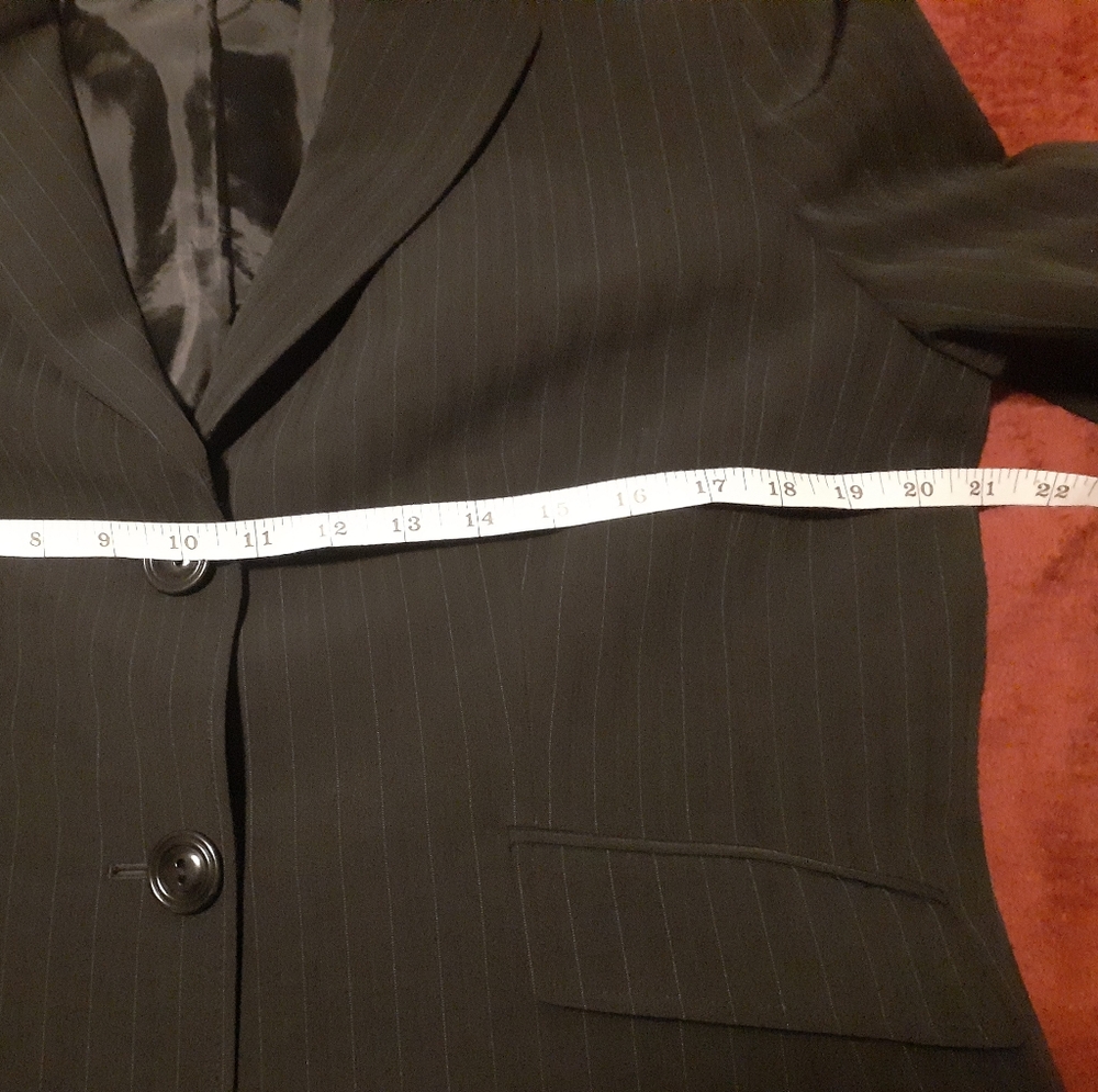 Tahari Plus Size Blazer (NWOT) - Picture 9 of 9